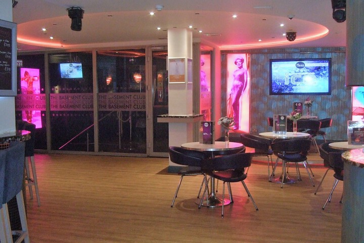 Lounge 70 of 80