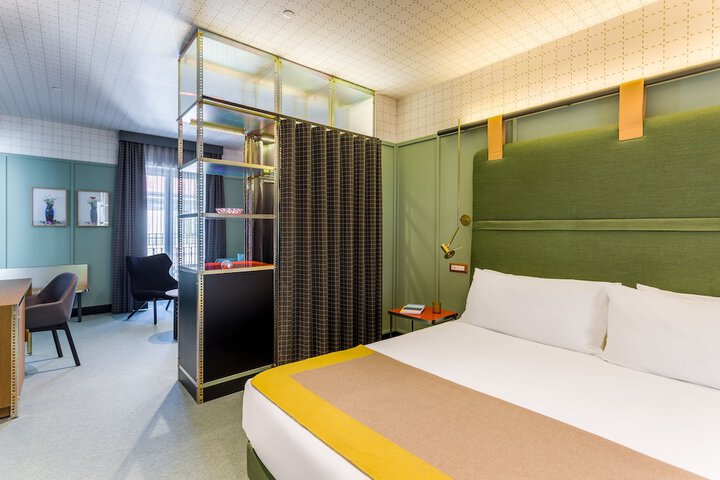 Room 50 of 100