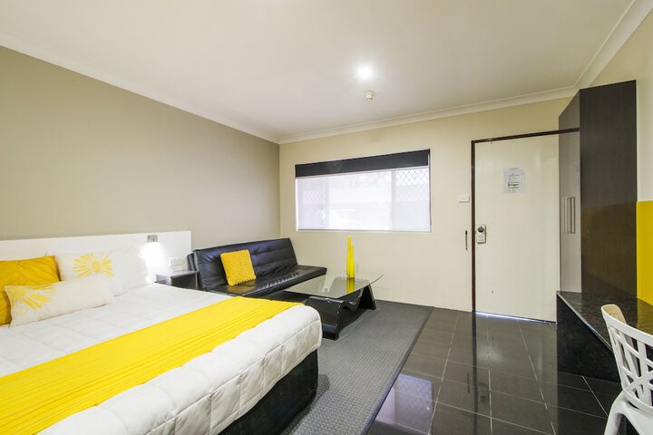 Room 13 of 30