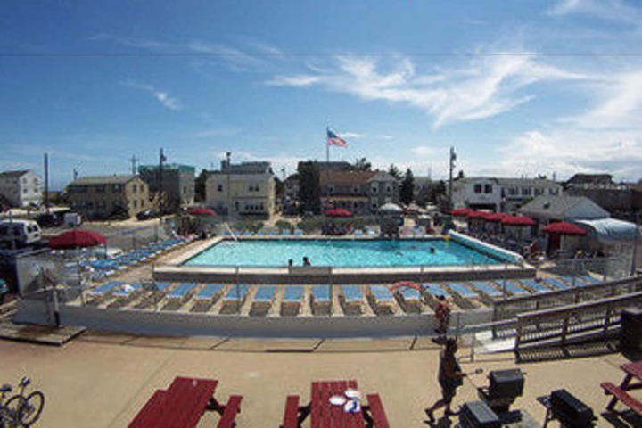 Pool Hotel