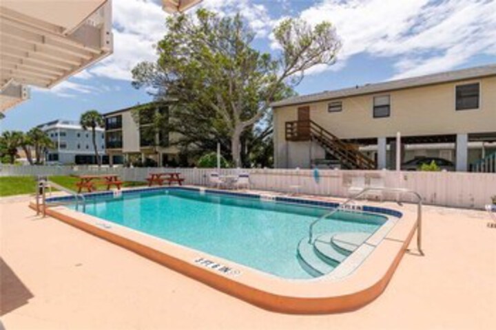 Pool 27 of 51