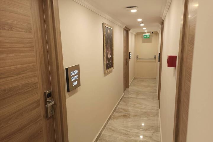Ballroom/Hall 52 of 62