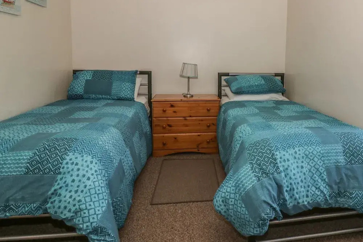 Room 5 of 13