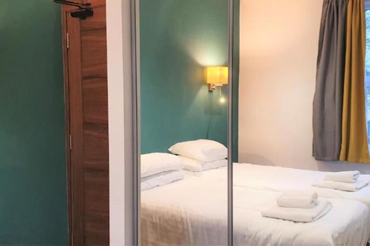 Room 7 of 36