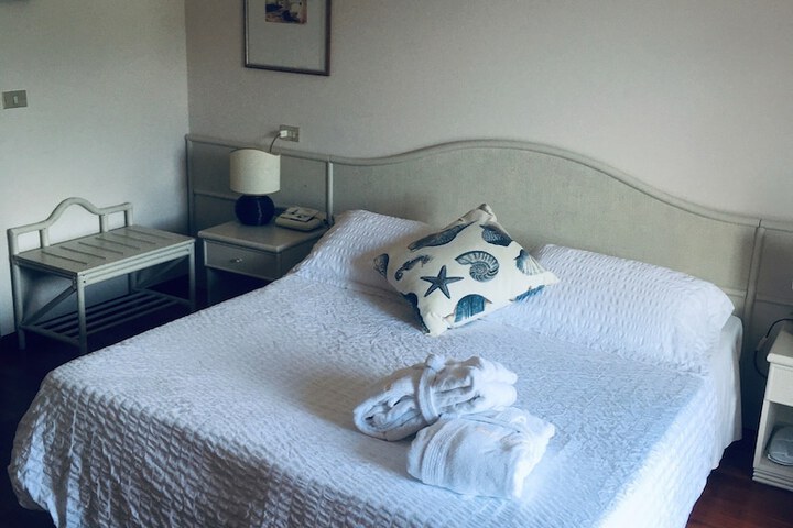 Room 13 of 54