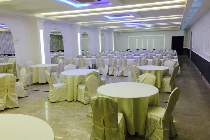 Ballroom/Hall 56 of 64