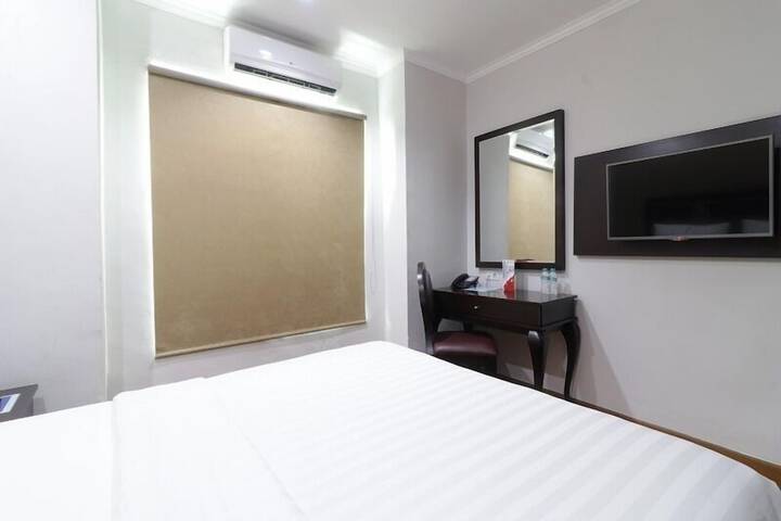 Room 8 of 34