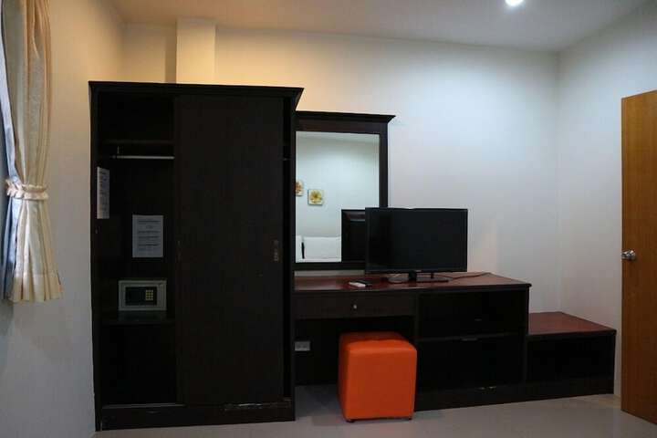 Room 11 of 49