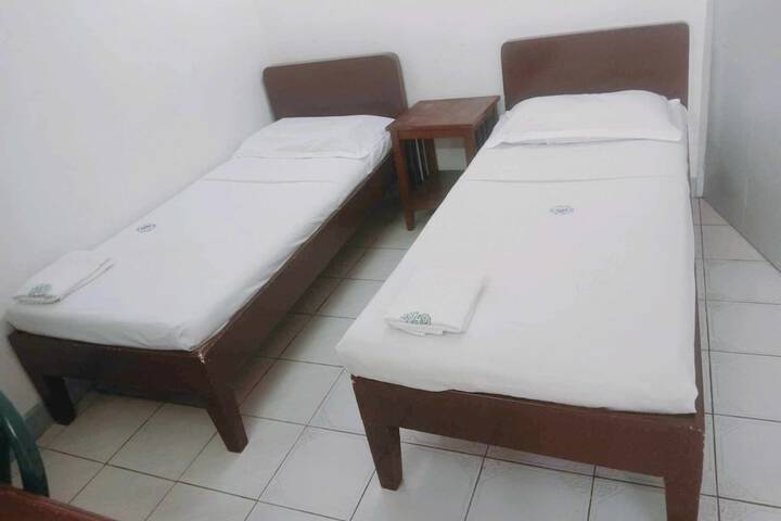 Room 5 of 8
