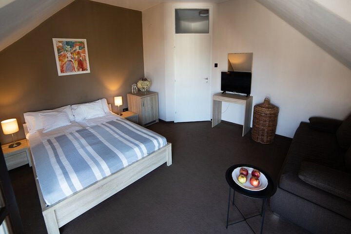 Room 56 of 86
