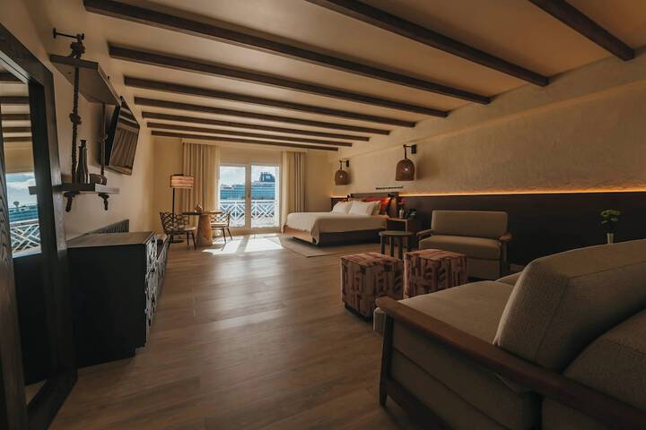 Room 52 of 165