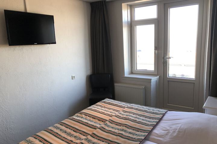 Room 14 of 139