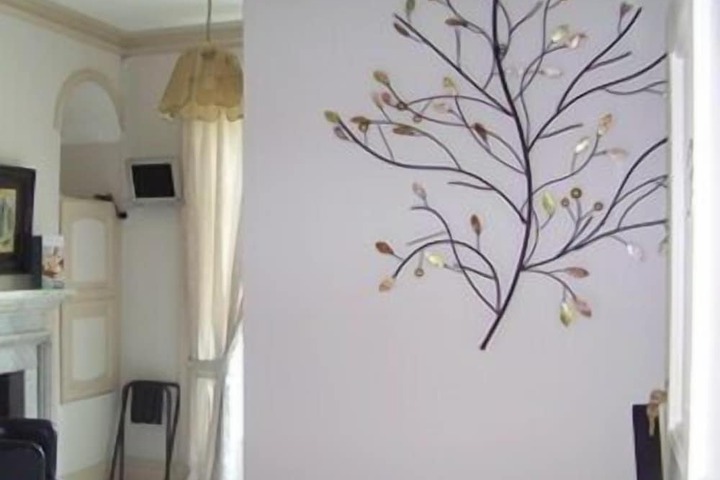 Room 8 of 14