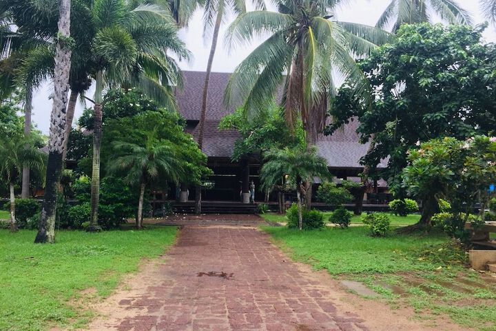 Hotel Exterior 92 of 111
