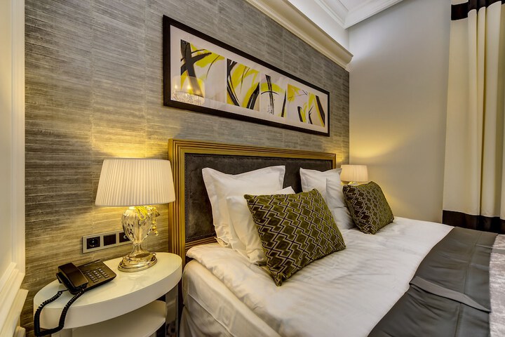 Room 27 of 172