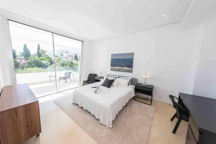 Room 4 of 21