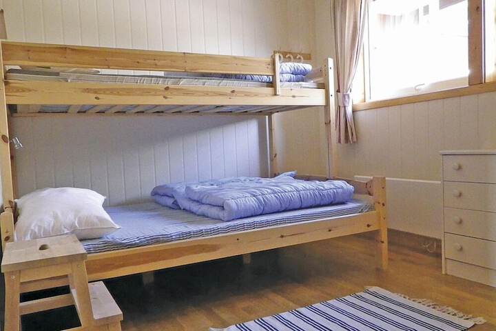 Room 9 of 50