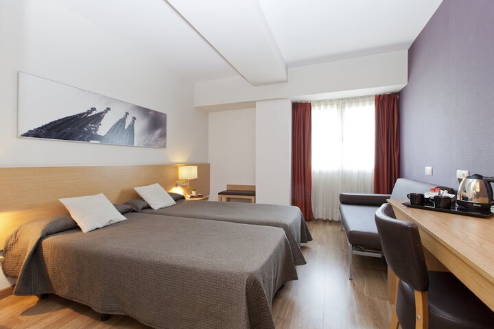 Room 12 of 48