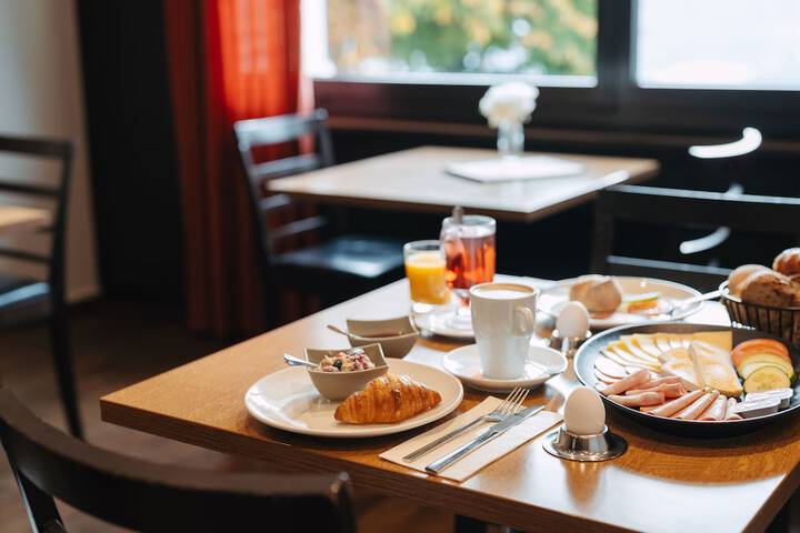 Breakfast/Coffee Service 38 of 47