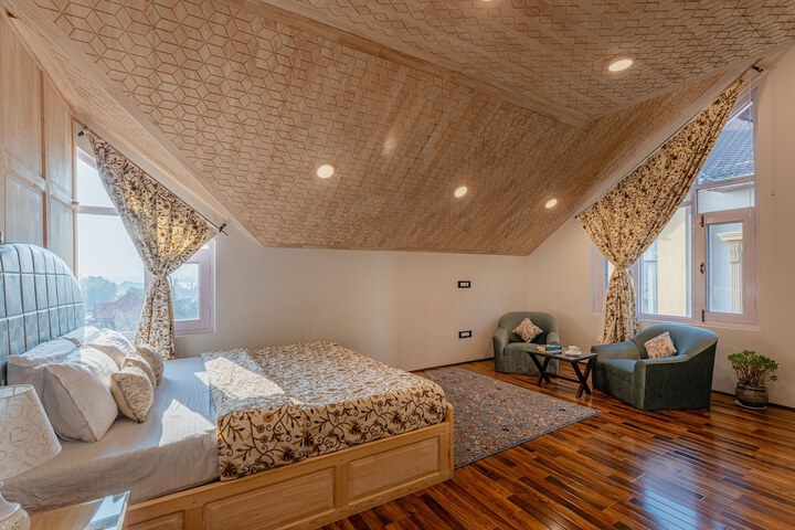 Room 3 of 38