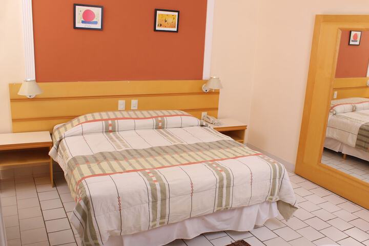 Room 6 of 18