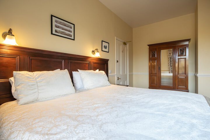 Room 13 of 72
