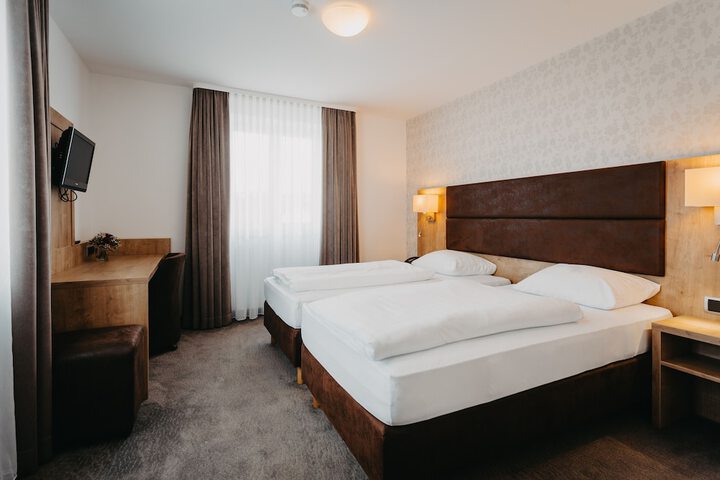 Room 10 of 41