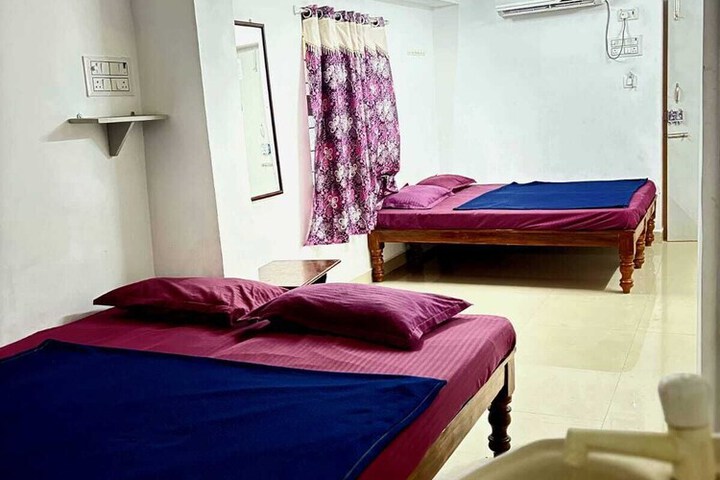 Room 10 of 22