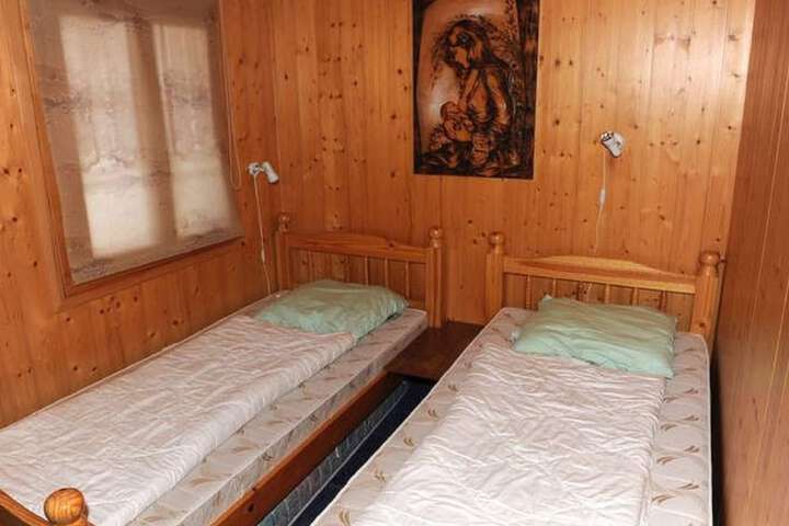 Room 4 of 31