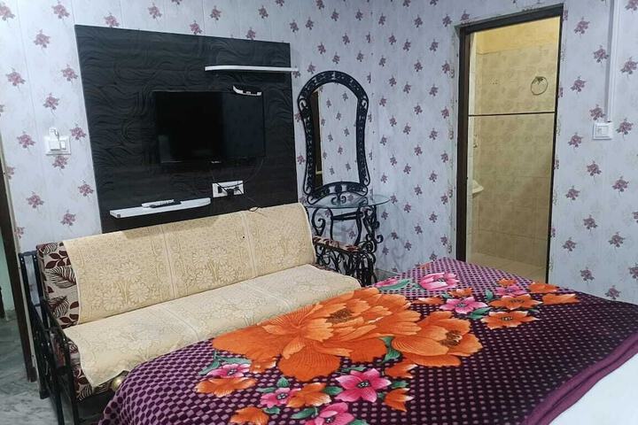 Room 2 of 16