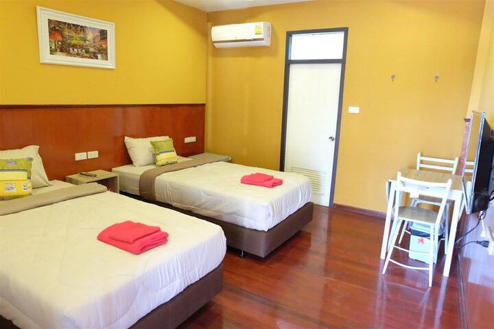 Room 6 of 32