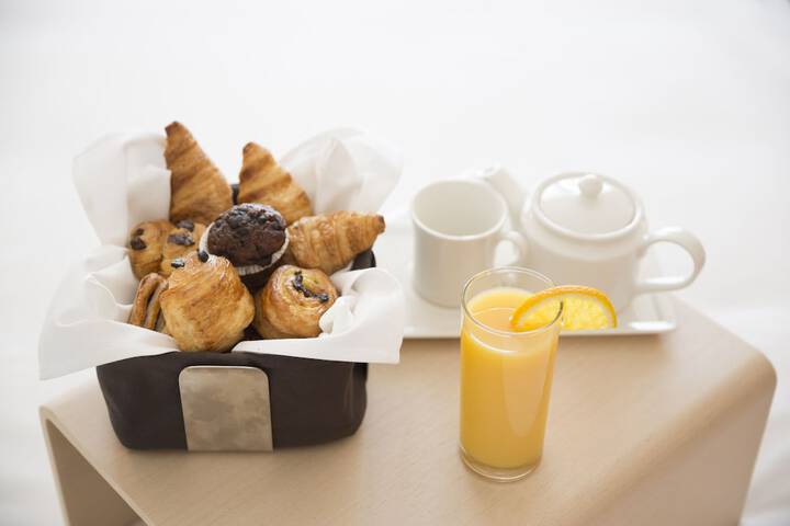 Breakfast/Coffee Service 75 of 112
