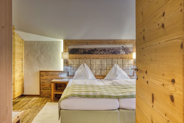 Room 46 of 171