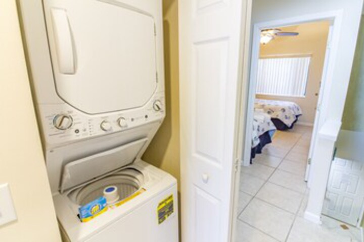 Laundry 20 of 43