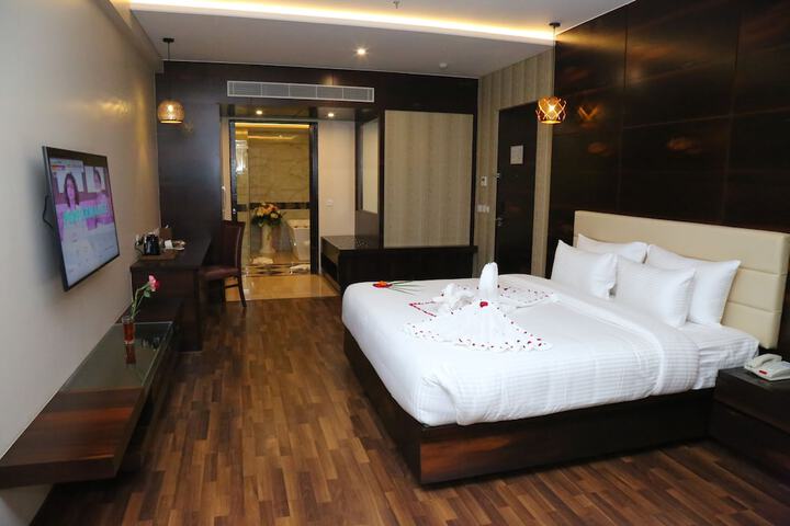Room 5 of 37