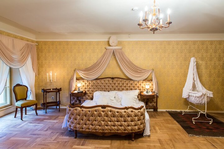 Room 7 of 80