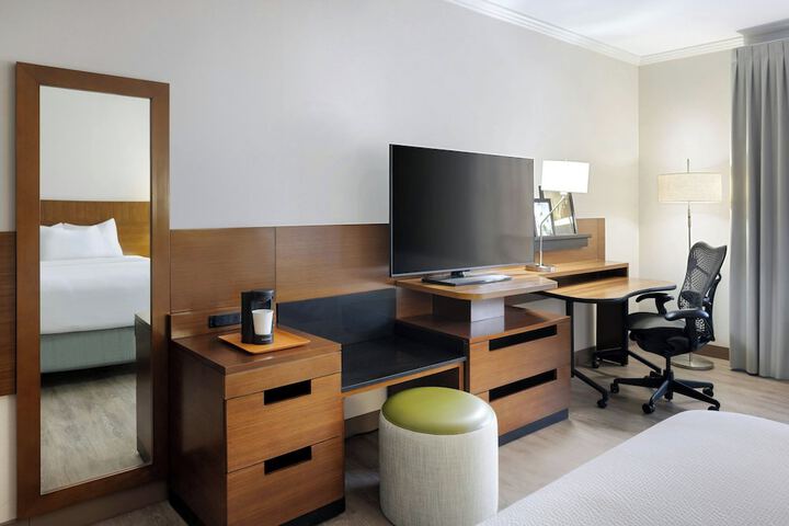 Room 34 of 73