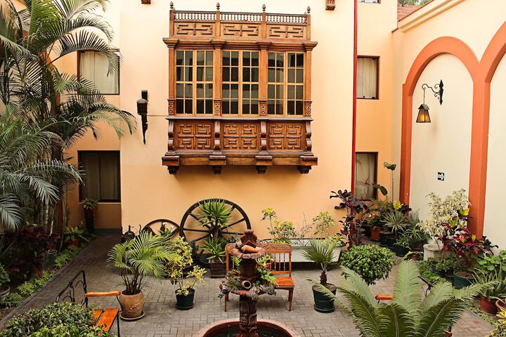 Hotel Exterior 38 of 47