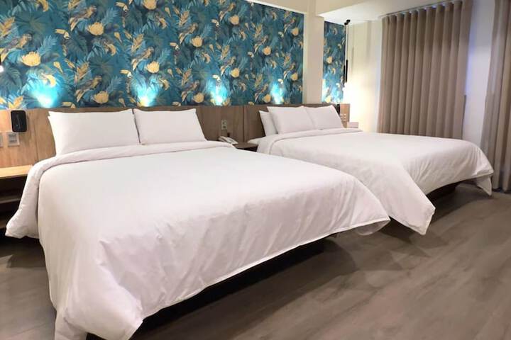 Room 8 of 19