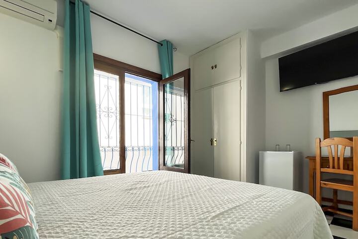 Room 15 of 48