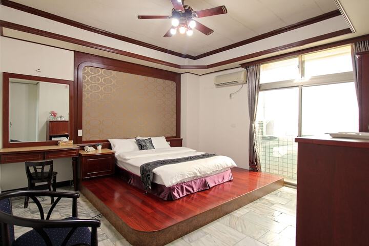 Room 10 of 56
