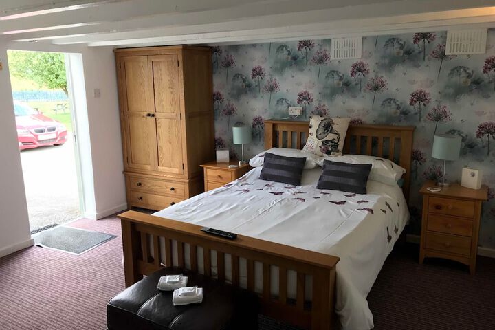 Room 16 of 27