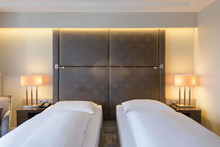 Room 25 of 159