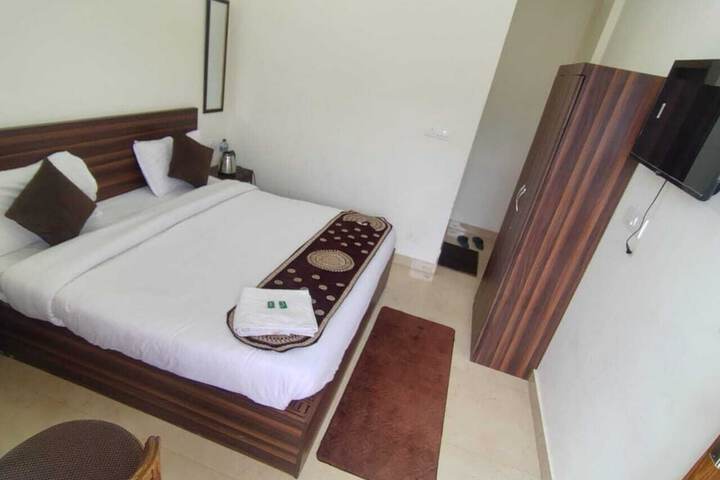 Room 7 of 17