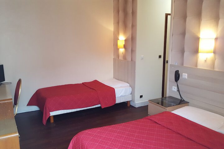 Room 13 of 38