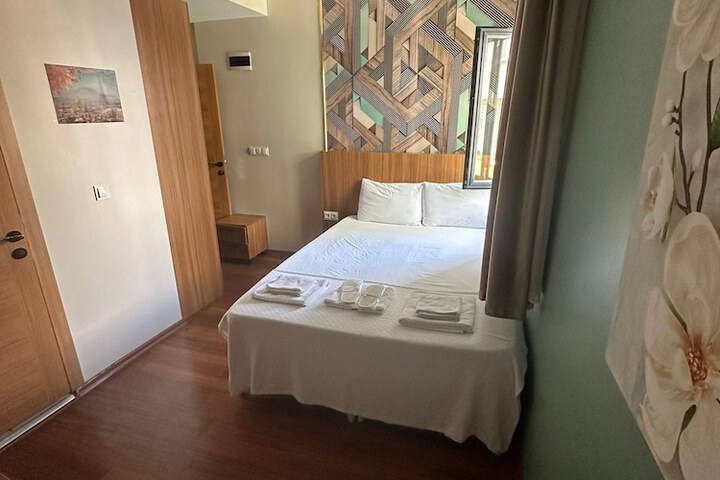 Room 28 of 56
