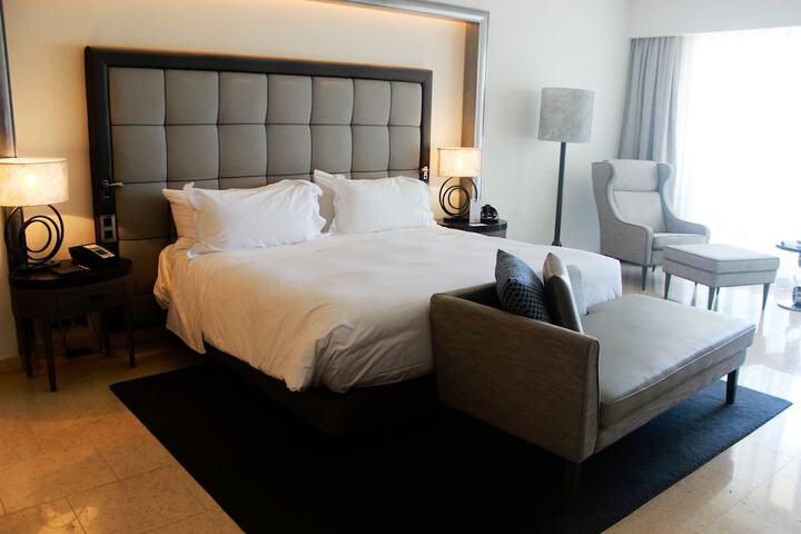 Room 19 of 200