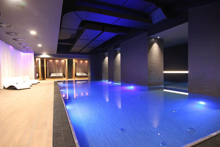 Pool 61 of 122