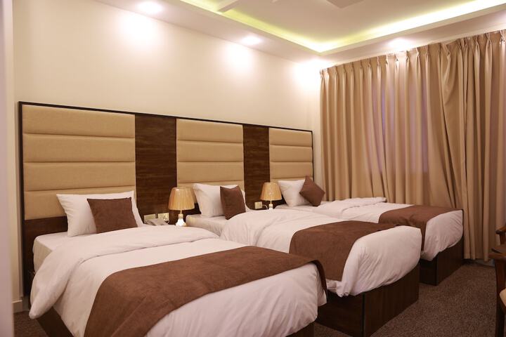 Room 7 of 28