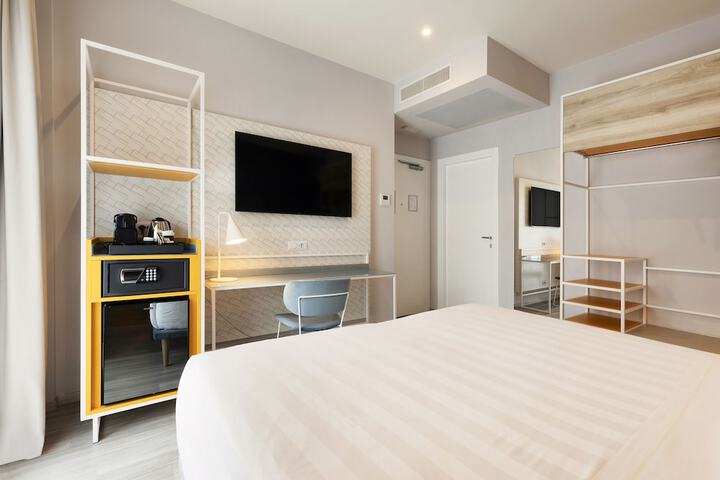 Room 15 of 47